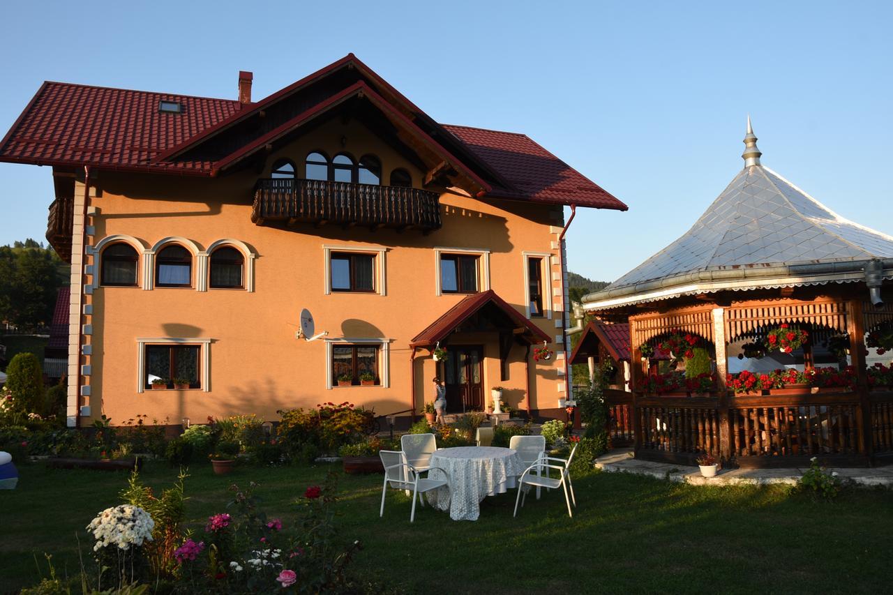 Pensiunea Casa Cristina Câmpulung Moldovenesc Εξωτερικό φωτογραφία